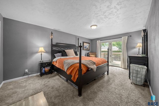 205 S 1st Ave, Brandon, SD 57005
