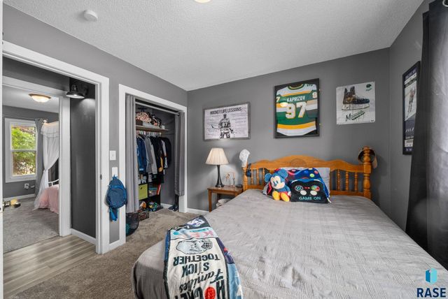 205 S 1st Ave, Brandon, SD 57005