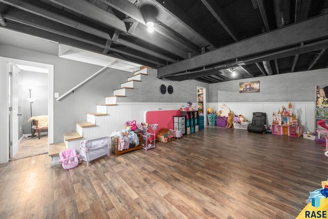 205 S 1st Ave, Brandon, SD 57005
