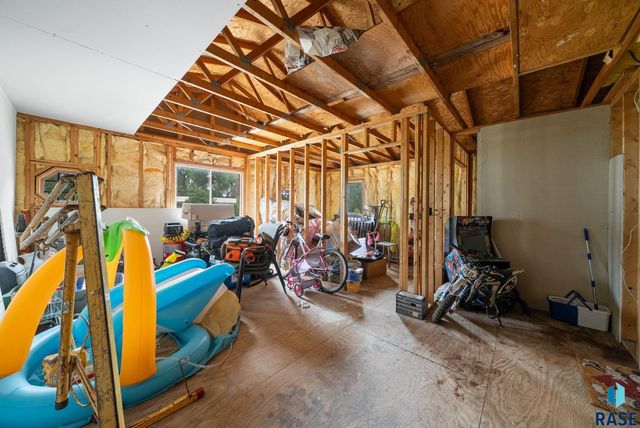 205 S 1st Ave, Brandon, SD 57005