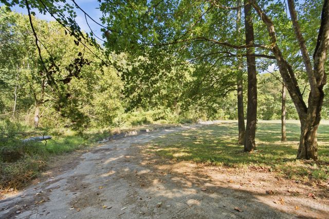 4969 Tranham Rd, Whites Creek, TN 37189