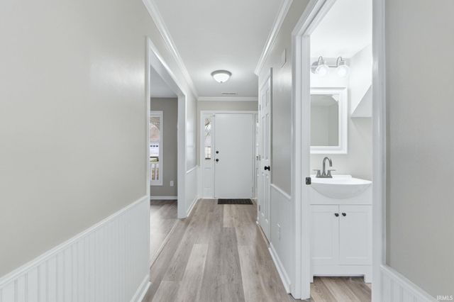 7530 Glenoak Parkway, Fort Wayne, IN 46815