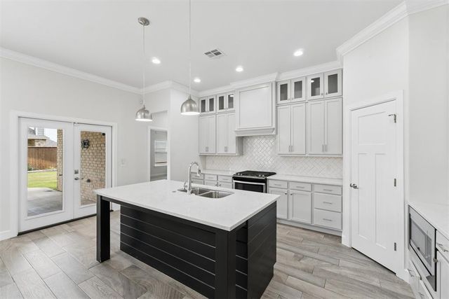 5616 St James Place, Oklahoma City, OK 73179