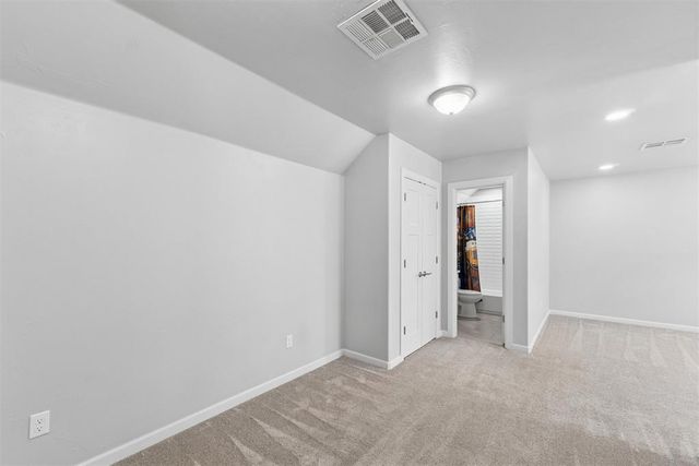 5616 St James Place, Oklahoma City, OK 73179