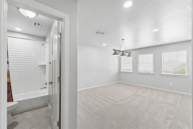 5616 St James Place, Oklahoma City, OK 73179