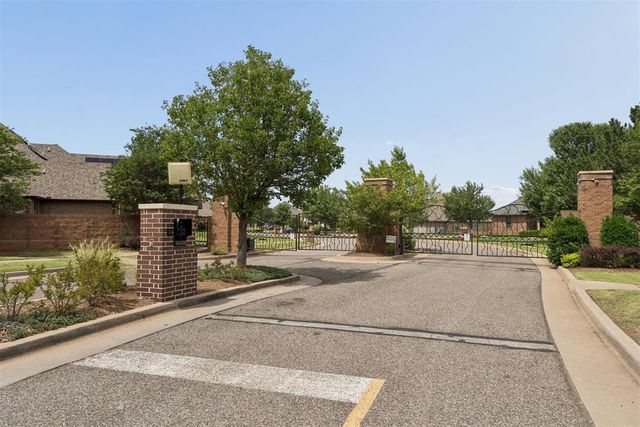 5616 St James Place, Oklahoma City, OK 73179