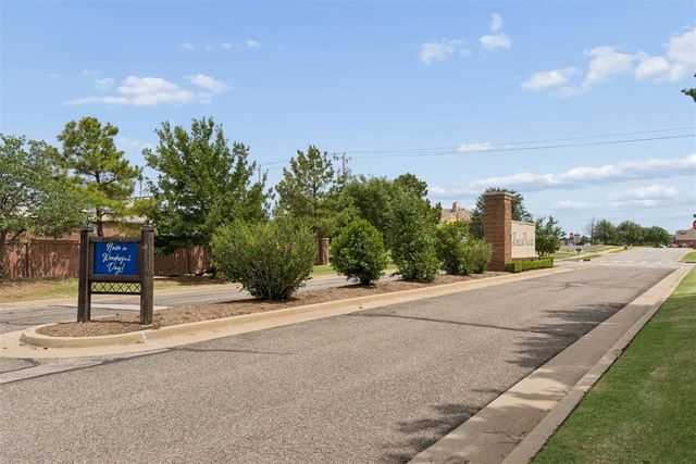 5616 St James Place, Oklahoma City, OK 73179