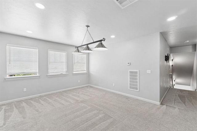 5616 St James Place, Oklahoma City, OK 73179