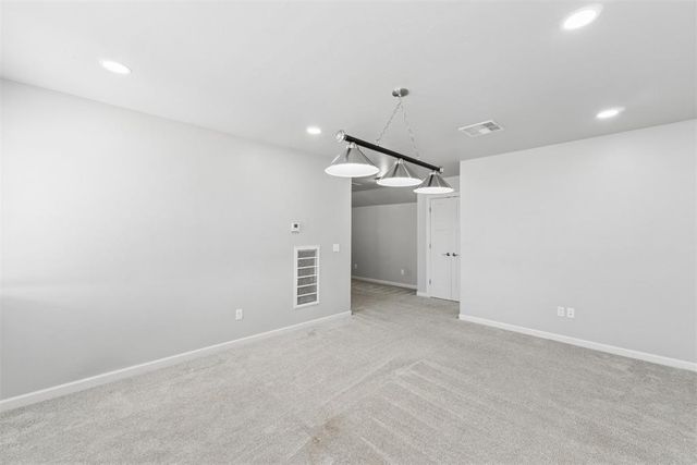 5616 St James Place, Oklahoma City, OK 73179