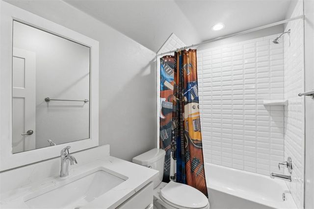 5616 St James Place, Oklahoma City, OK 73179