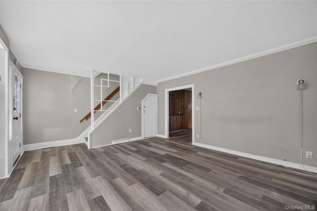 10 Washington Avenue 3, Highland, NY 12528