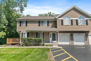 473 VILLAGE CREEK Drive 473, Lake In The Hills, IL 60156