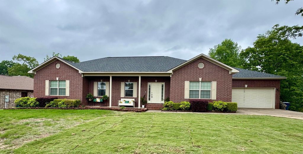 1710 Royal Oaks Drive, Malvern, AR 72104