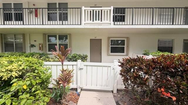 24 Abbey Lane 107, Delray Beach, FL 33446