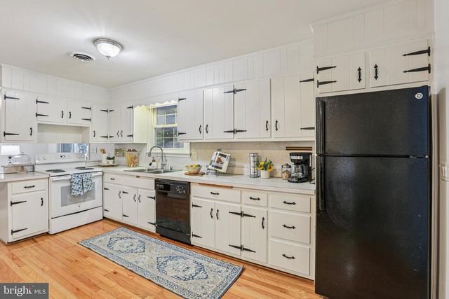 24140 DOREEN DR, Gaithersburg, MD 20882