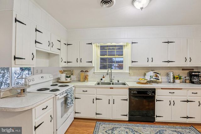 24140 DOREEN DR, Gaithersburg, MD 20882