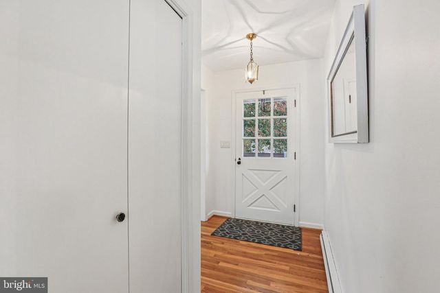 24140 DOREEN DR, Gaithersburg, MD 20882