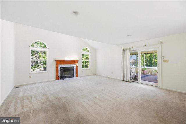 1318 HEIDELBERG DR, Williamstown, NJ 08094