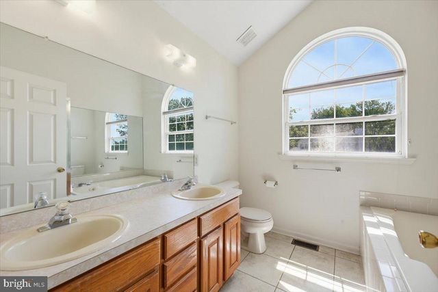 1318 HEIDELBERG DR, Williamstown, NJ 08094
