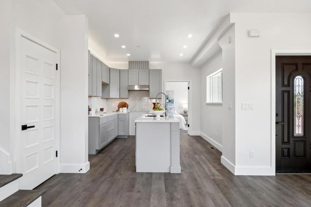 543 Filbert Street, Half Moon Bay, CA 94019
