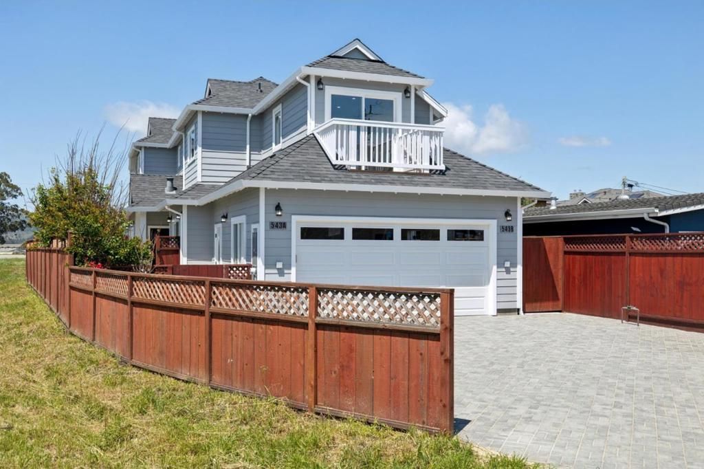Image 1 of property listing at 543 Filbert Street, Half Moon Bay, CA 94019