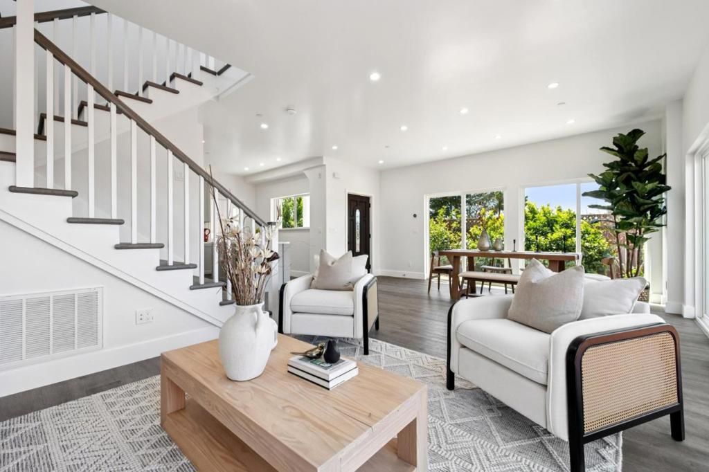 Image 12 of property listing at 543 Filbert Street, Half Moon Bay, CA 94019