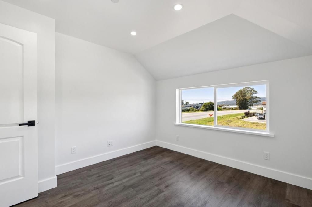 Image 24 of property listing at 543 Filbert Street, Half Moon Bay, CA 94019
