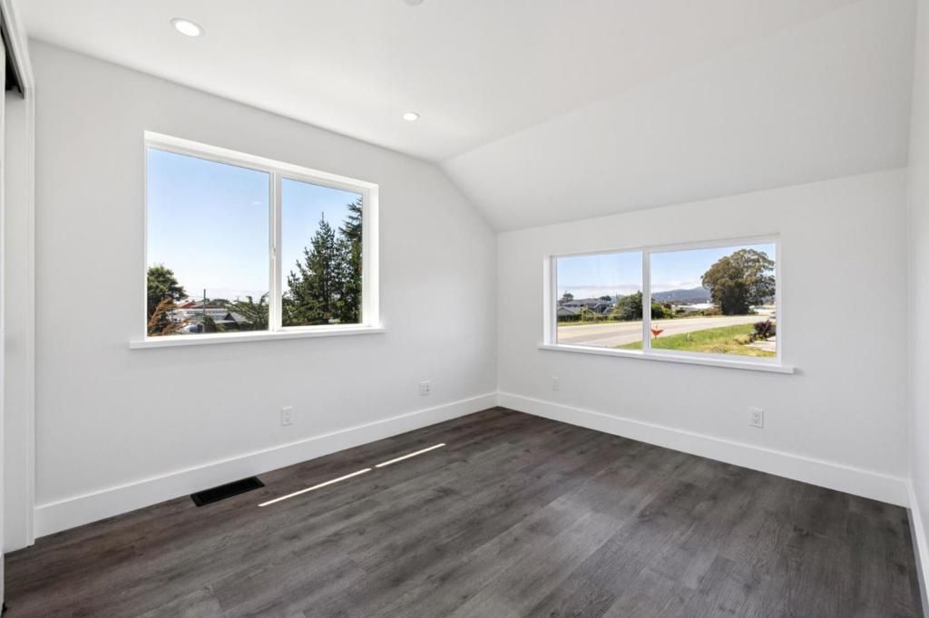 Image 28 of property listing at 543 Filbert Street, Half Moon Bay, CA 94019