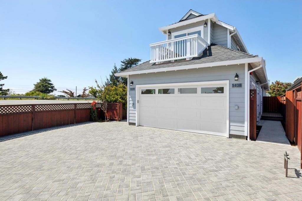 Image 33 of property listing at 543 Filbert Street, Half Moon Bay, CA 94019