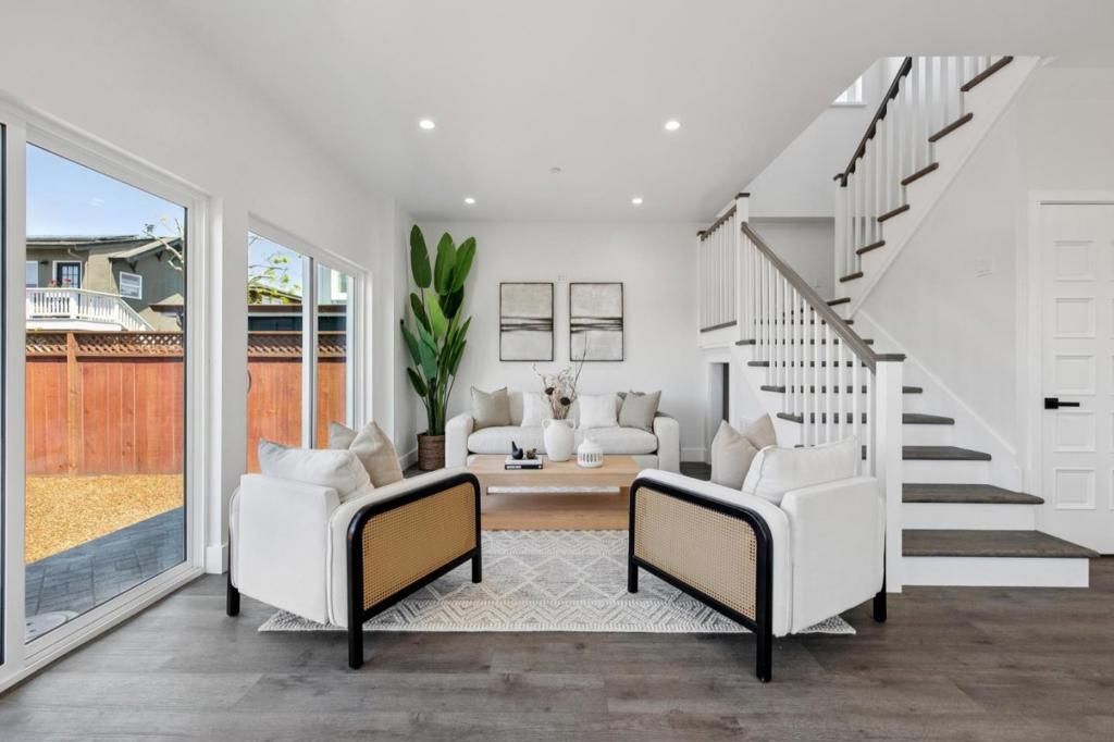 Image 5 of property listing at 543 Filbert Street, Half Moon Bay, CA 94019