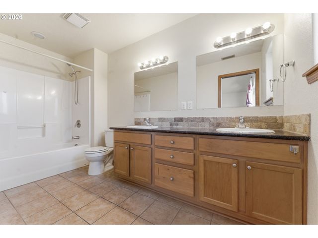 9916 Se LIEBE Ct, Portland, OR 97266