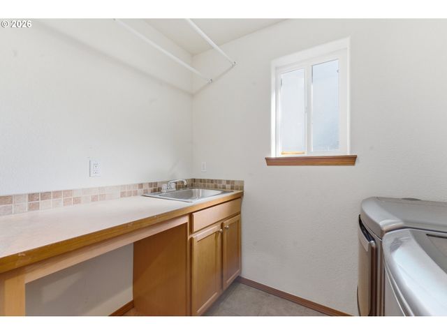 9916 Se LIEBE Ct, Portland, OR 97266