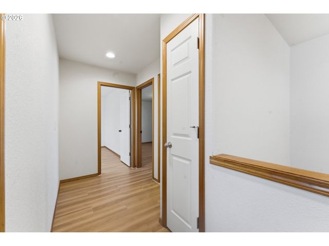 9916 Se LIEBE Ct, Portland, OR 97266