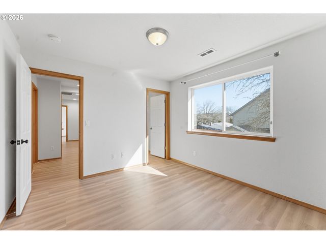 9916 Se LIEBE Ct, Portland, OR 97266