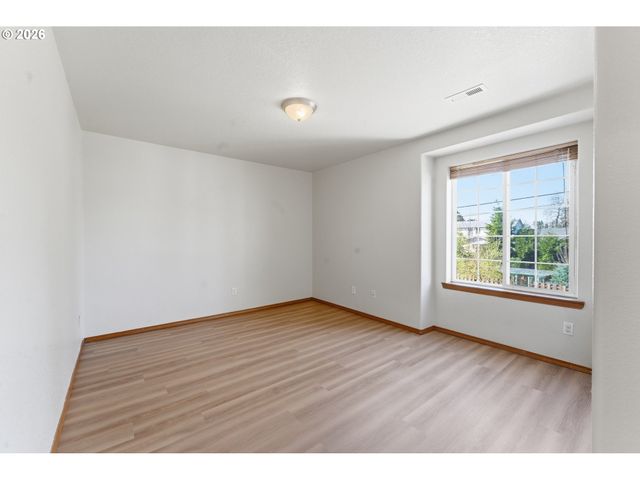 9916 Se LIEBE Ct, Portland, OR 97266