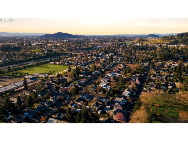 9916 Se LIEBE Ct, Portland, OR 97266