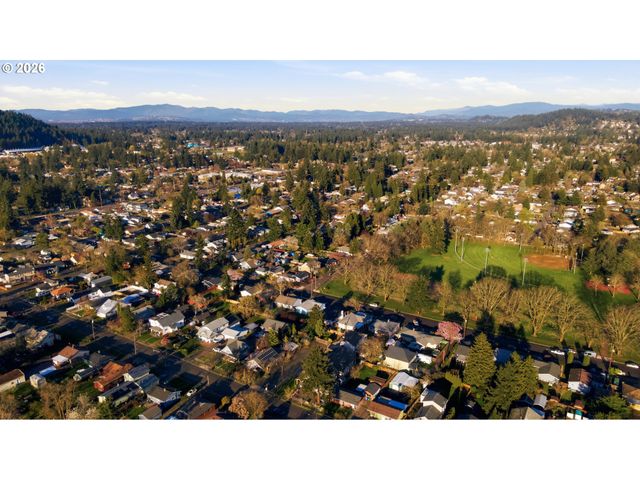 9916 Se LIEBE Ct, Portland, OR 97266