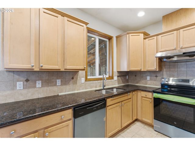 9916 Se LIEBE Ct, Portland, OR 97266