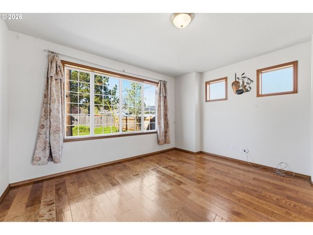 9916 Se LIEBE Ct, Portland, OR 97266