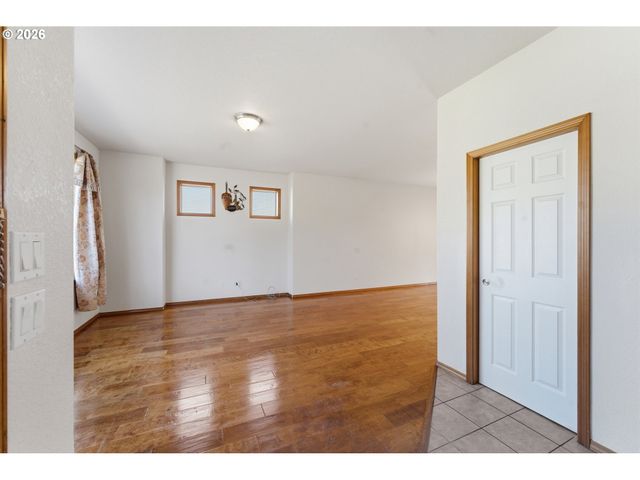 9916 Se LIEBE Ct, Portland, OR 97266