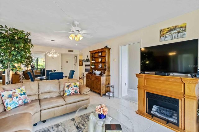 618 BIRD BAY DRIVE S 201, Venice, FL 34285