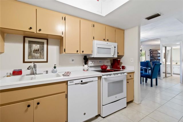 618 BIRD BAY DRIVE S 201, Venice, FL 34285