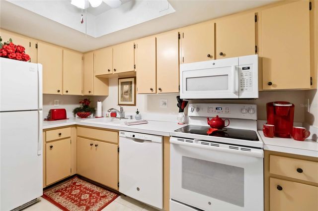 618 BIRD BAY DRIVE S 201, Venice, FL 34285