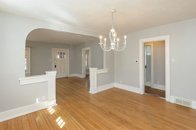 1433 42nd Street, Des Moines, IA 50311