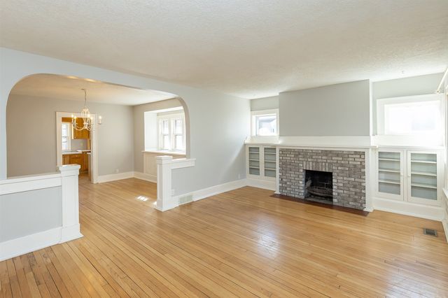 1433 42nd Street, Des Moines, IA 50311