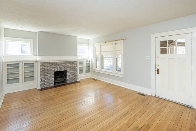 1433 42nd Street, Des Moines, IA 50311