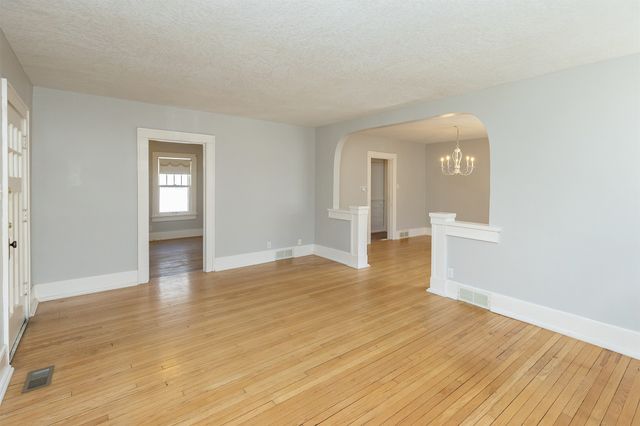 1433 42nd Street, Des Moines, IA 50311