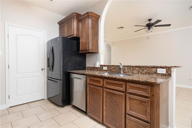 6803 Fox Hill Dr, Corpus Christi, TX 78413