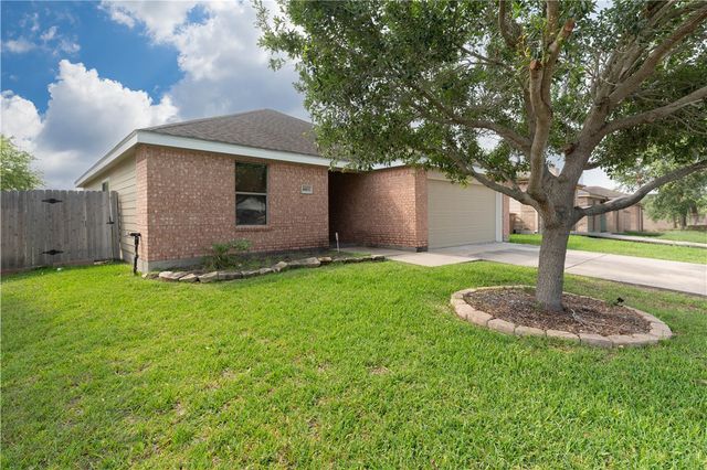 6803 Fox Hill Dr, Corpus Christi, TX 78413