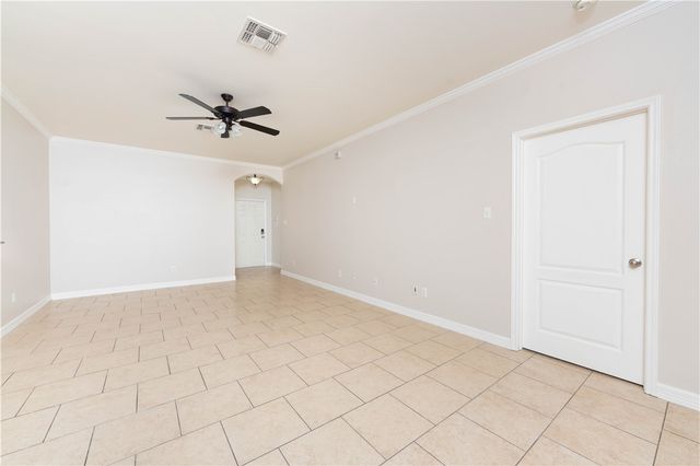 6803 Fox Hill Dr, Corpus Christi, TX 78413